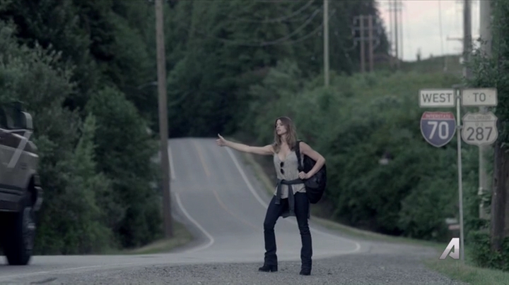 Ashley-Greene-dot-nl_Rogue4x02HowtheLightGetsIn-0354.jpg