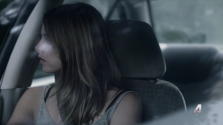 Ashley-Greene-dot-nl_Rogue4x02HowtheLightGetsIn-0383.jpg