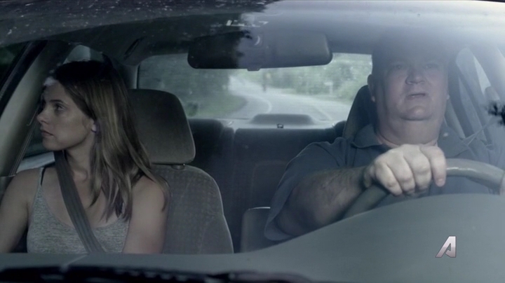 Ashley-Greene-dot-nl_Rogue4x02HowtheLightGetsIn-0389.jpg