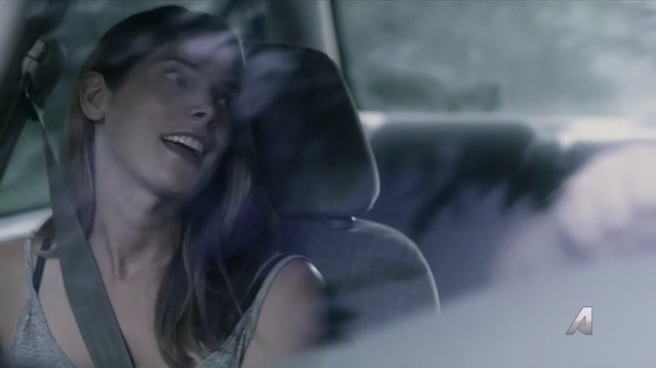 Ashley-Greene-dot-nl_Rogue4x02HowtheLightGetsIn-0403.jpg