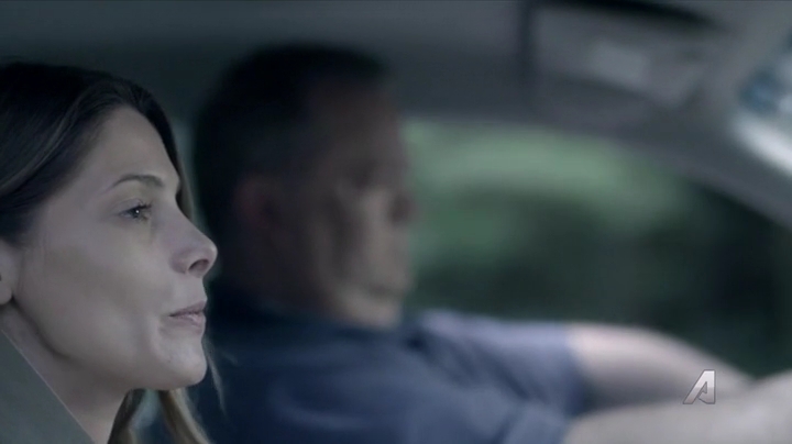 Ashley-Greene-dot-nl_Rogue4x02HowtheLightGetsIn-0418.jpg