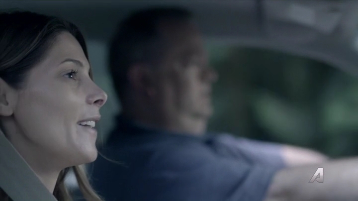 Ashley-Greene-dot-nl_Rogue4x02HowtheLightGetsIn-0419.jpg
