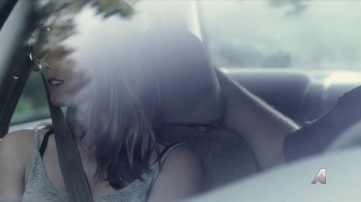 Ashley-Greene-dot-nl_Rogue4x02HowtheLightGetsIn-0426.jpg