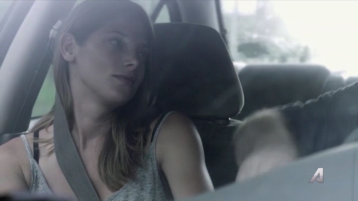 Ashley-Greene-dot-nl_Rogue4x02HowtheLightGetsIn-0448.jpg