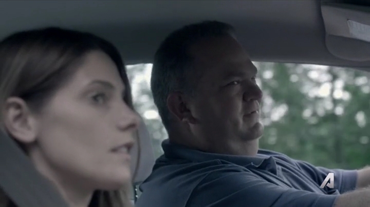 Ashley-Greene-dot-nl_Rogue4x02HowtheLightGetsIn-0454.jpg