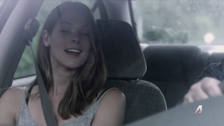 Ashley-Greene-dot-nl_Rogue4x02HowtheLightGetsIn-0455.jpg