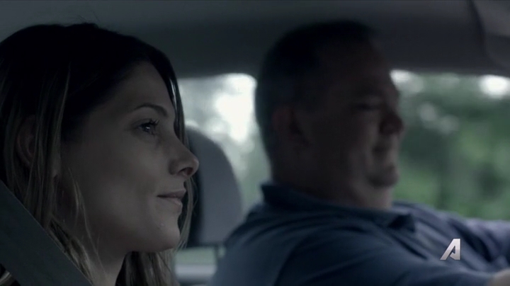 Ashley-Greene-dot-nl_Rogue4x02HowtheLightGetsIn-0463.jpg