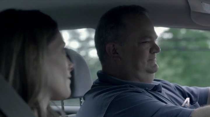 Ashley-Greene-dot-nl_Rogue4x02HowtheLightGetsIn-0465.jpg