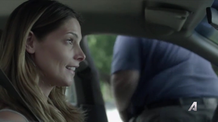 Ashley-Greene-dot-nl_Rogue4x02HowtheLightGetsIn-0473.jpg