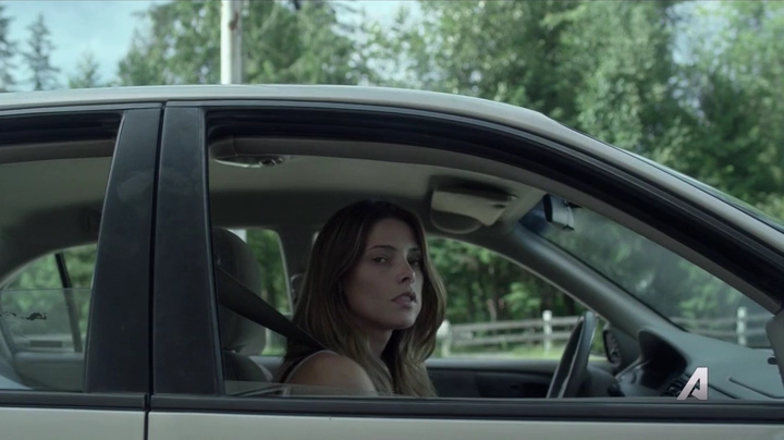 Ashley-Greene-dot-nl_Rogue4x02HowtheLightGetsIn-0494.jpg
