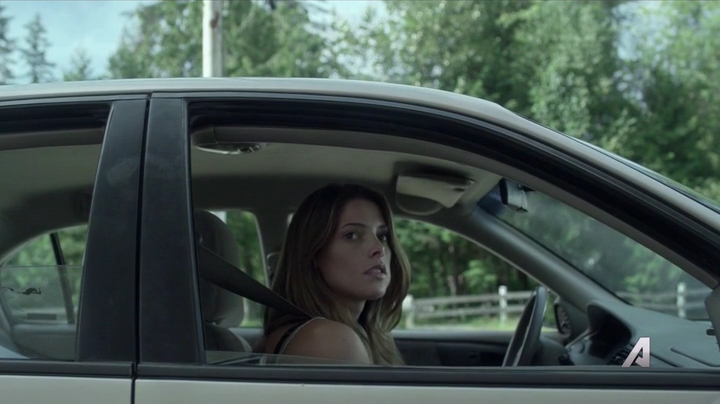 Ashley-Greene-dot-nl_Rogue4x02HowtheLightGetsIn-0495.jpg