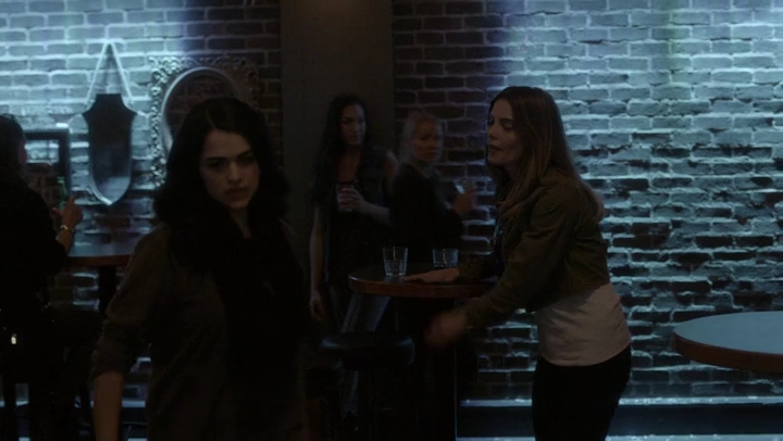 Ashley-Greene-dot-nl_Rogue-4x03LostHope0152.jpg