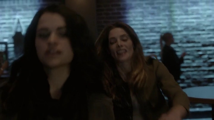 Ashley-Greene-dot-nl_Rogue-4x03LostHope0153.jpg