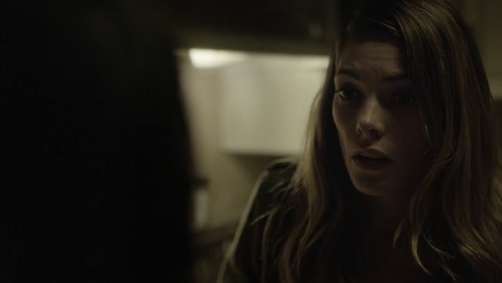 Ashley-Greene-dot-nl_Rogue-4x03LostHope0329.jpg