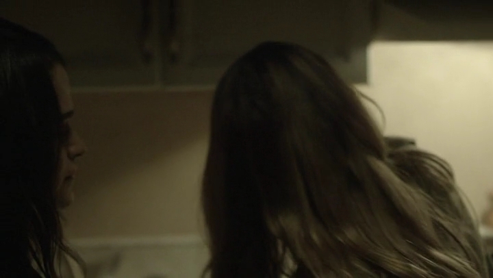 Ashley-Greene-dot-nl_Rogue-4x03LostHope0339.jpg