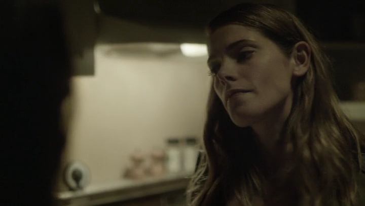 Ashley-Greene-dot-nl_Rogue-4x03LostHope0341.jpg