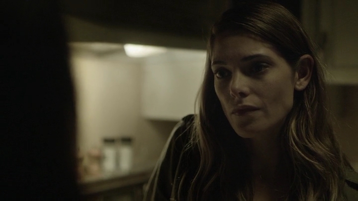 Ashley-Greene-dot-nl_Rogue-4x03LostHope0350.jpg