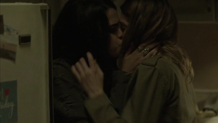 Ashley-Greene-dot-nl_Rogue-4x03LostHope0358.jpg