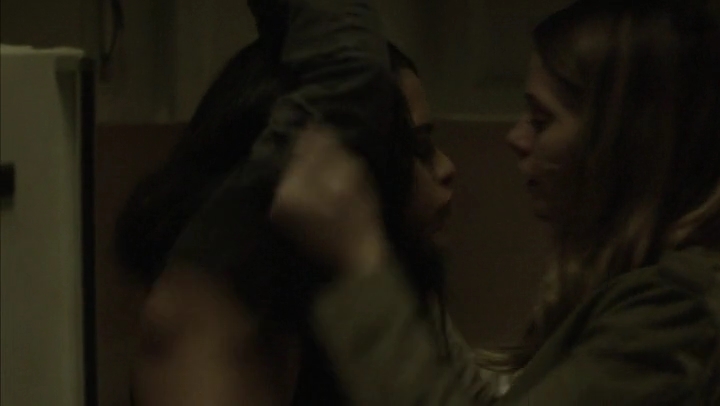 Ashley-Greene-dot-nl_Rogue-4x03LostHope0360.jpg
