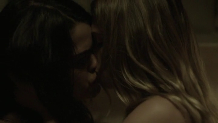 Ashley-Greene-dot-nl_Rogue-4x03LostHope0367.jpg