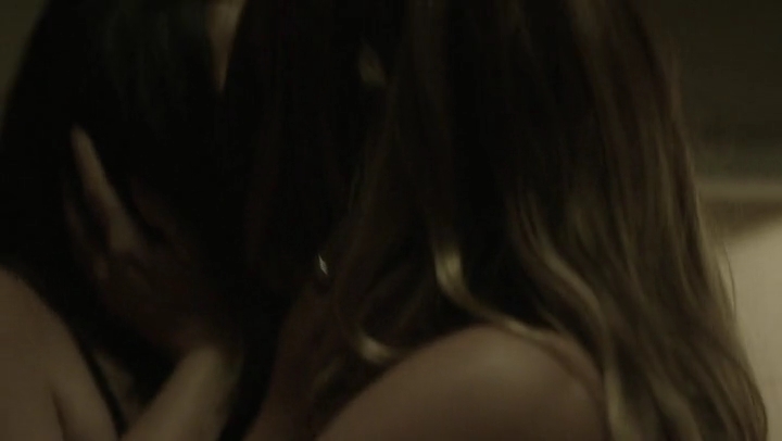 Ashley-Greene-dot-nl_Rogue-4x03LostHope0370.jpg