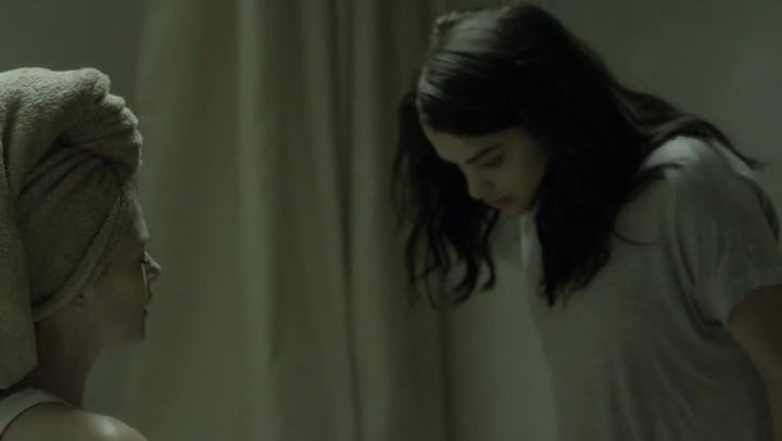 Ashley-Greene-dot-nl_Rogue-4x03LostHope0614.jpg