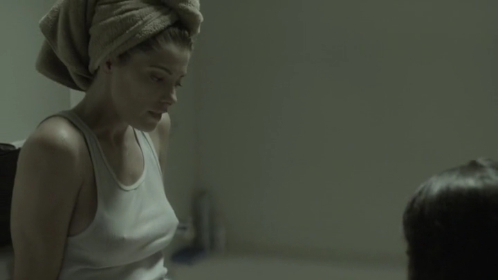 Ashley-Greene-dot-nl_Rogue-4x03LostHope0619.jpg