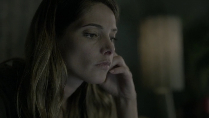 Ashley-Greene-dot-nl_Rogue-4x03LostHope1042.jpg