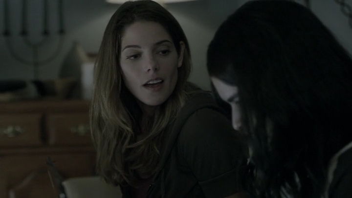 Ashley-Greene-dot-nl_Rogue-4x03LostHope1084.jpg
