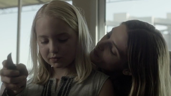 Ashley-Greene-dot-nl_Rogue-4x03LostHope3032.jpg