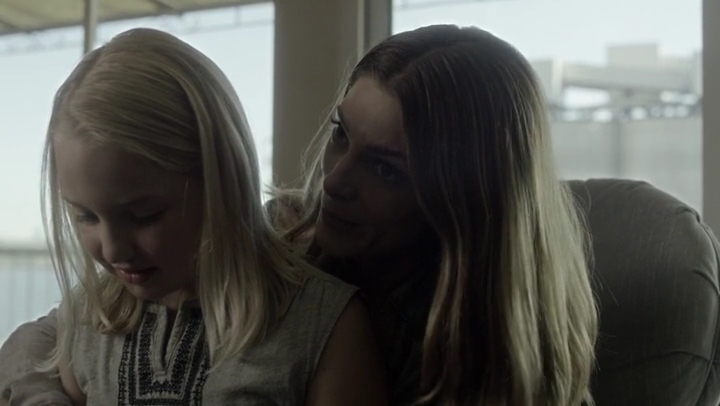 Ashley-Greene-dot-nl_Rogue-4x03LostHope3049.jpg