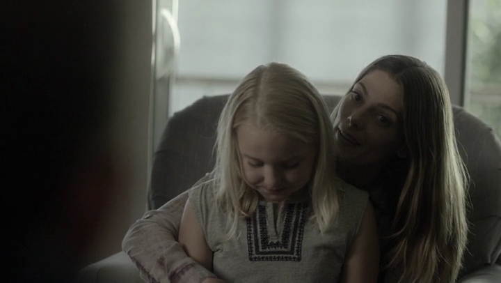 Ashley-Greene-dot-nl_Rogue-4x03LostHope3053.jpg