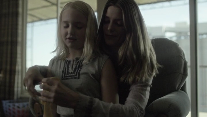 Ashley-Greene-dot-nl_Rogue-4x03LostHope3066.jpg
