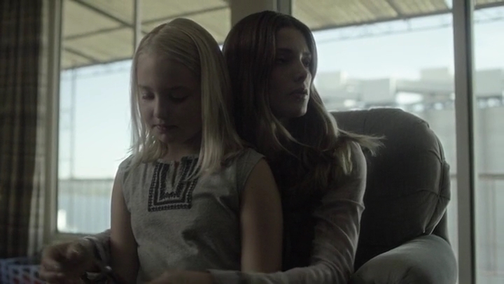 Ashley-Greene-dot-nl_Rogue-4x03LostHope3070.jpg