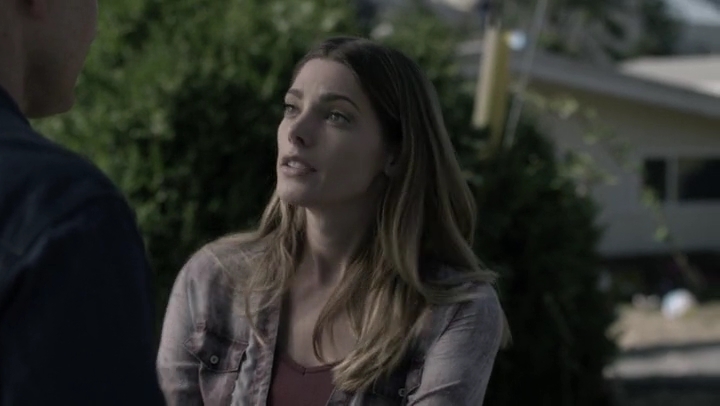 Ashley-Greene-dot-nl_Rogue-4x03LostHope3141.jpg