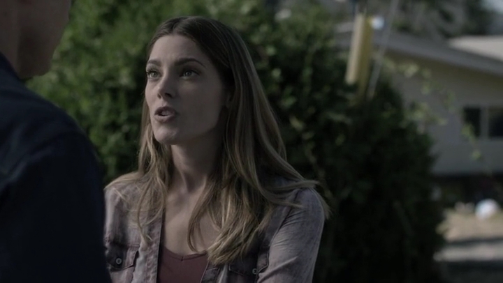 Ashley-Greene-dot-nl_Rogue-4x03LostHope3148.jpg