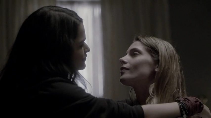 Ashley-Greene-dot-nl_Rogue4x04TheDeterminedandtheDesperate0367.jpg