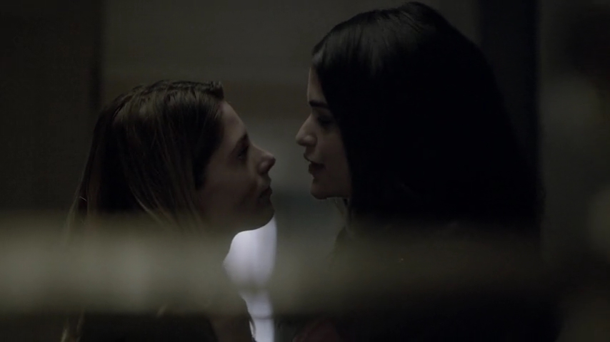 Ashley-Greene-dot-nl_Rogue4x04TheDeterminedandtheDesperate0374.jpg
