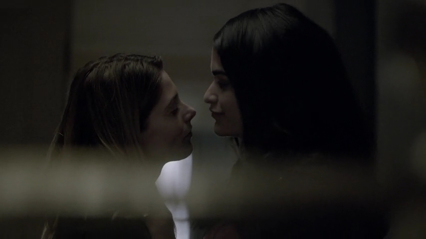 Ashley-Greene-dot-nl_Rogue4x04TheDeterminedandtheDesperate0375.jpg