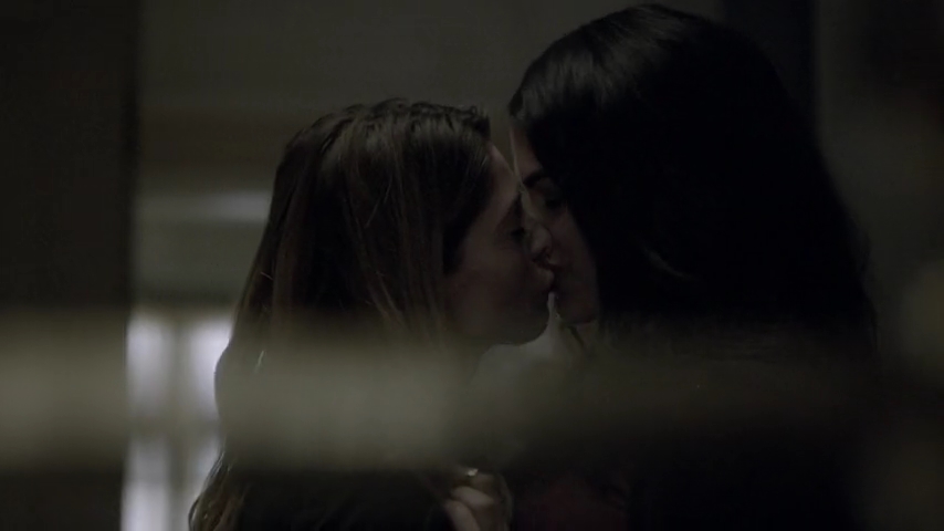 Ashley-Greene-dot-nl_Rogue4x04TheDeterminedandtheDesperate0378.jpg