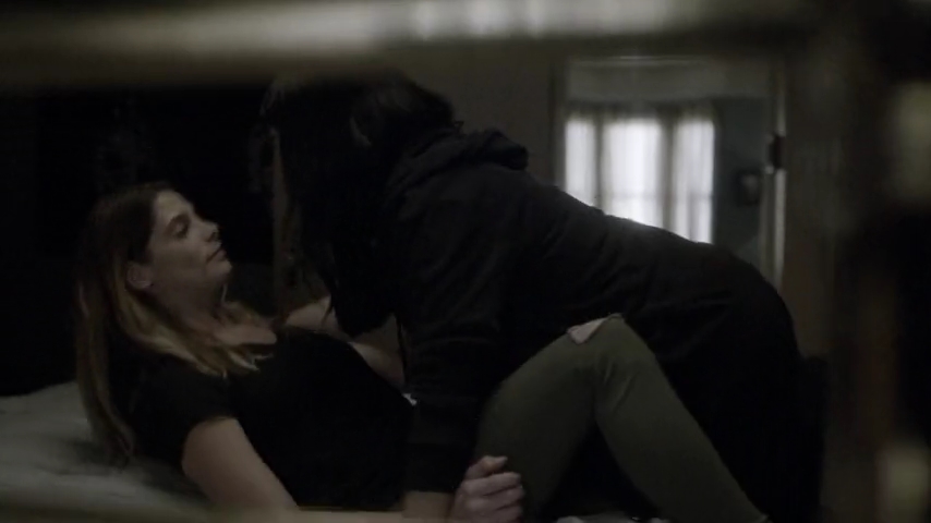 Ashley-Greene-dot-nl_Rogue4x04TheDeterminedandtheDesperate0382.jpg