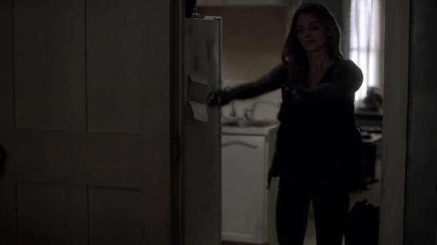 Ashley-Greene-dot-nl_Rogue4x04TheDeterminedandtheDesperate0415.jpg