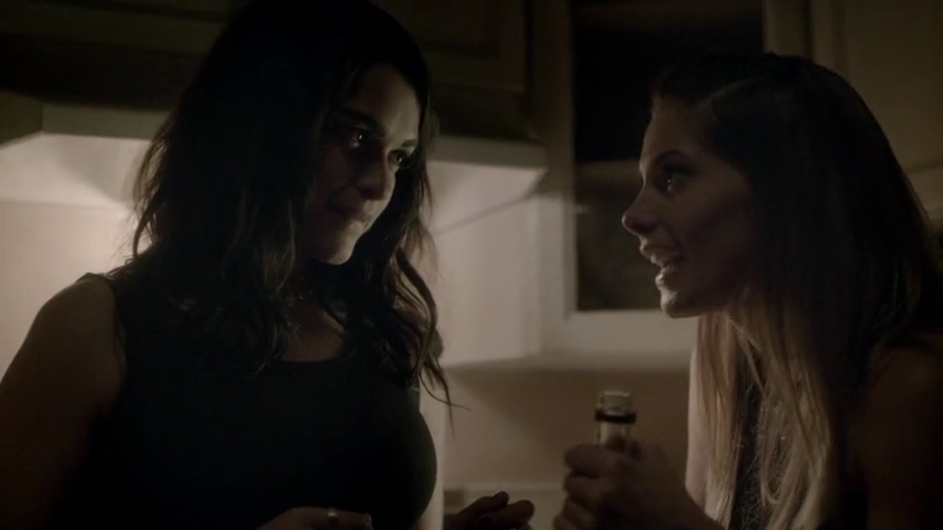 Ashley-Greene-dot-nl_Rogue4x04TheDeterminedandtheDesperate1913.jpg