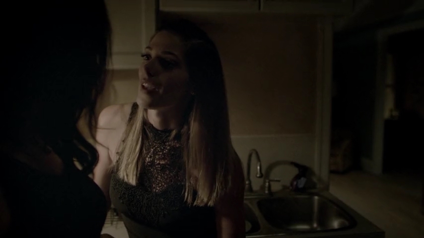 Ashley-Greene-dot-nl_Rogue4x04TheDeterminedandtheDesperate1931.jpg