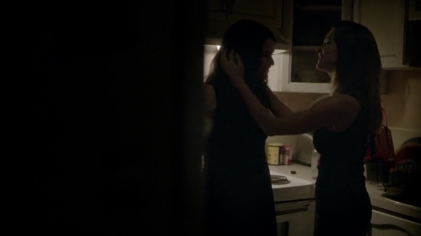 Ashley-Greene-dot-nl_Rogue4x04TheDeterminedandtheDesperate1954.jpg