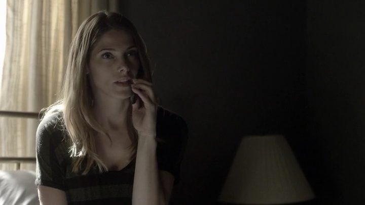 Ashley-Greene-dot-nl_Rogue4x05PoolBoy0976.jpg
