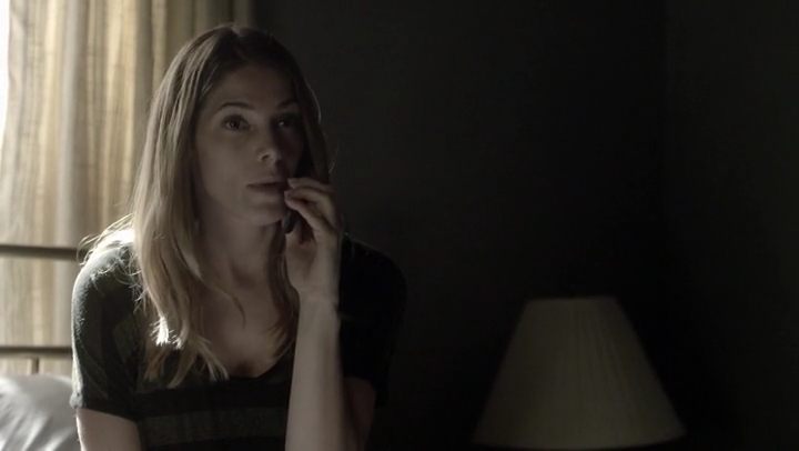 Ashley-Greene-dot-nl_Rogue4x05PoolBoy0978.jpg