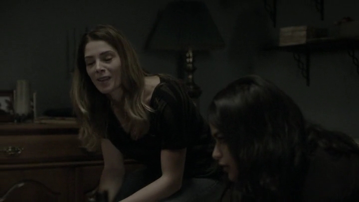 Ashley-Greene-dot-nl_Rogue4x05PoolBoy1053.jpg