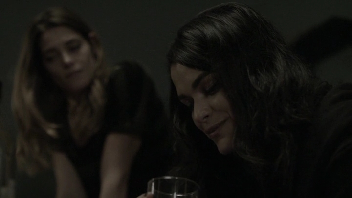 Ashley-Greene-dot-nl_Rogue4x05PoolBoy1066.jpg