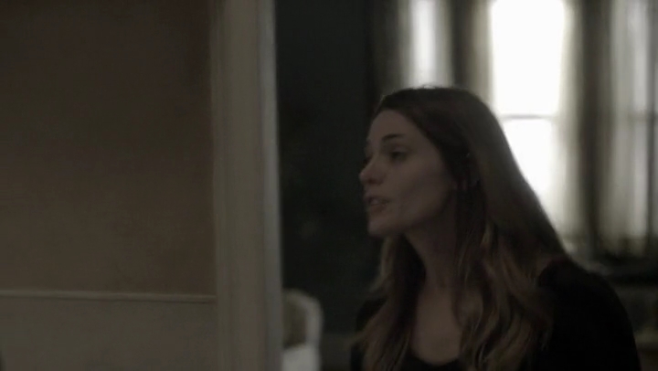 Ashley-Greene-dot-nl_Rogue4x05PoolBoy1109.jpg